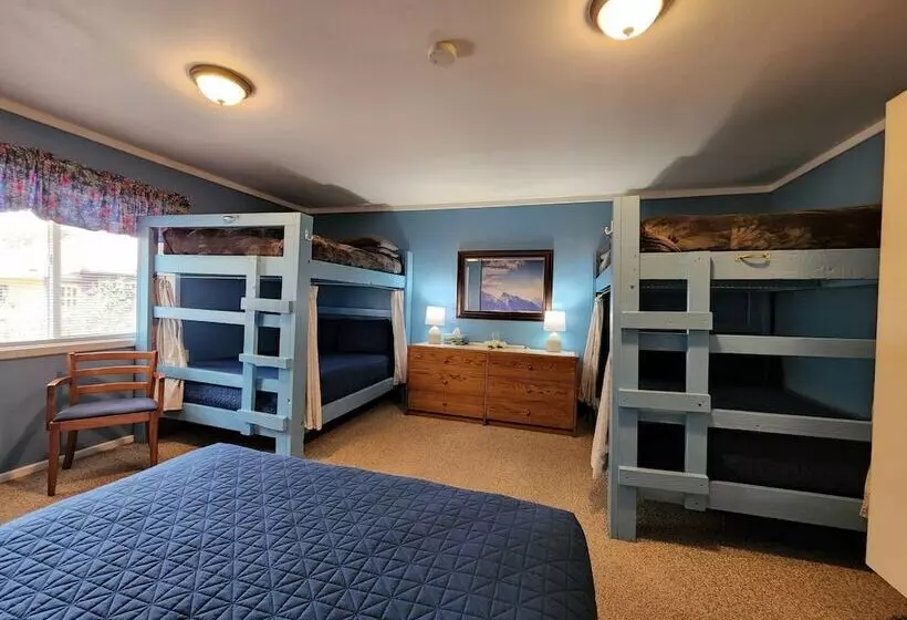 Hotelli Inn The Clouds Hostel & Inn