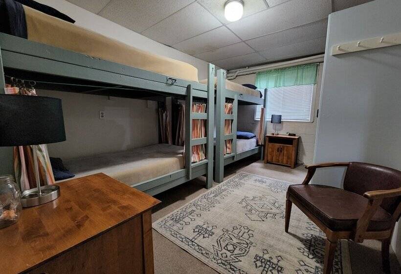 酒店 Inn The Clouds Hostel & Inn