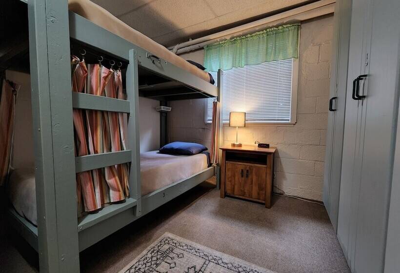 酒店 Inn The Clouds Hostel & Inn