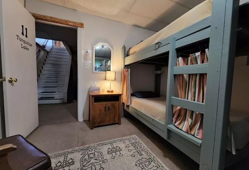 Hotelli Inn The Clouds Hostel & Inn