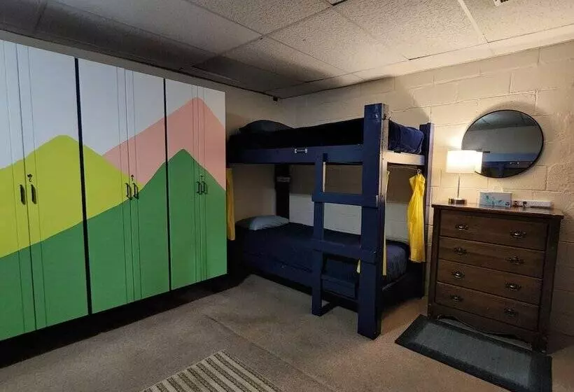 Hotelli Inn The Clouds Hostel & Inn