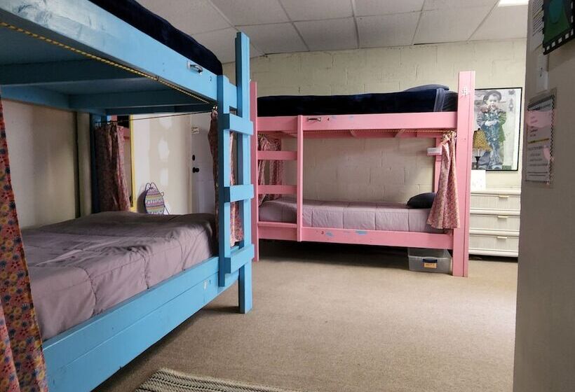 酒店 Inn The Clouds Hostel & Inn