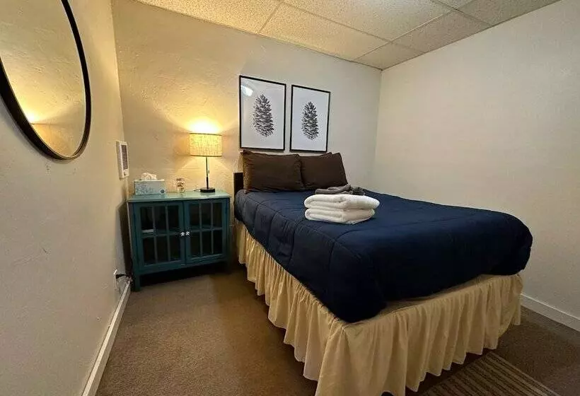 Hotelli Inn The Clouds Hostel & Inn