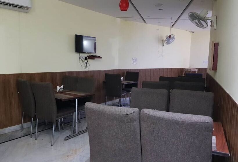 בית מלון כפרי Lords Highway Inn