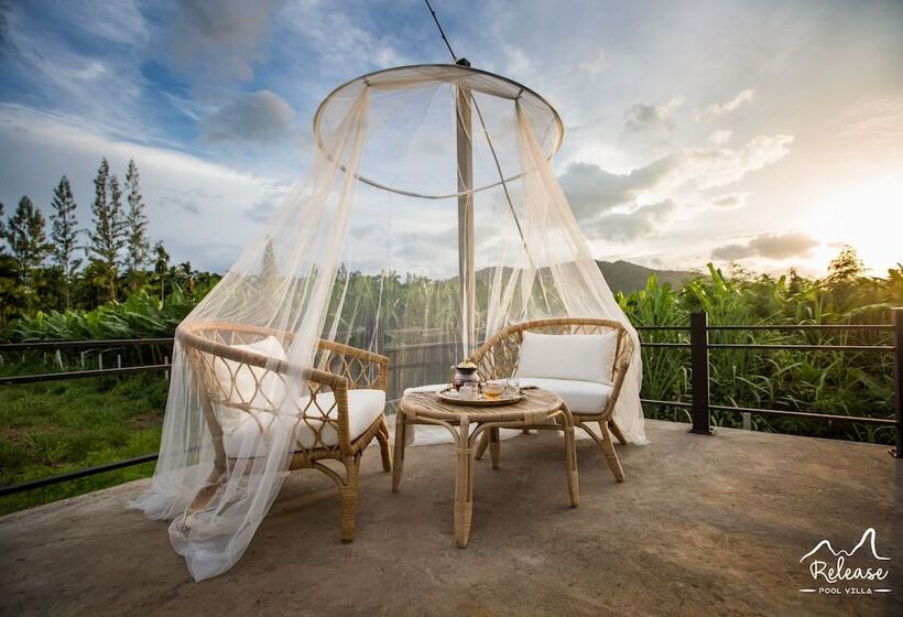 Hotel Release Pool Villa Resort