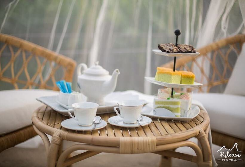 Hotel Release Pool Villa Resort