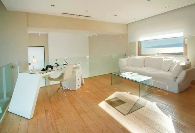 Seaview Peninsula Villa