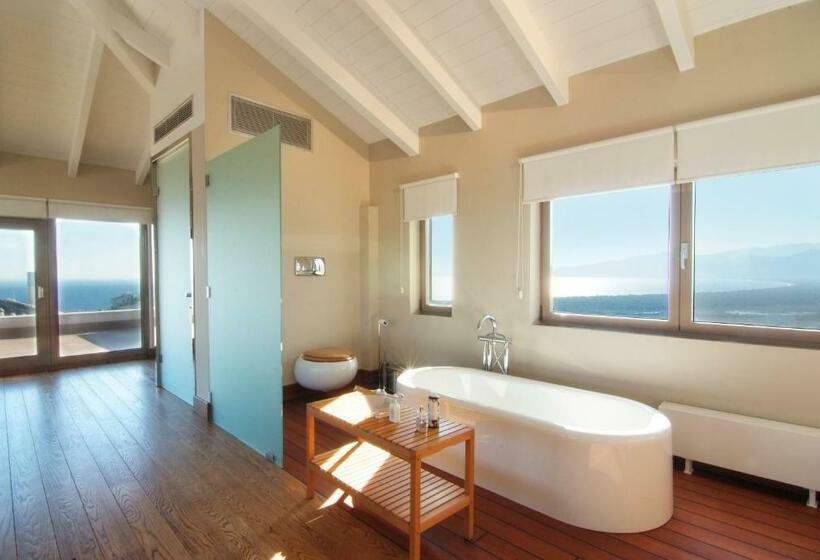 Seaview Peninsula Villa