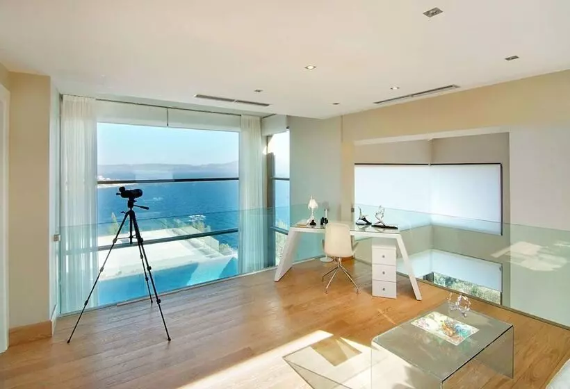 Seaview Peninsula Villa