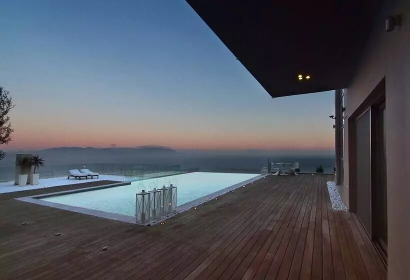 Seaview Peninsula Villa