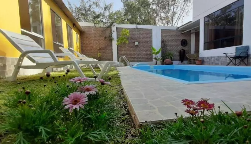 تختخواب و صبحانه Diamond Monkey Lodge