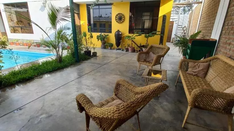 تختخواب و صبحانه Diamond Monkey Lodge