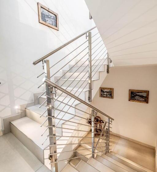 민박 Garnì Letizia