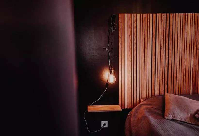 簡易ホテル At Home   Jacuzzi Privatif