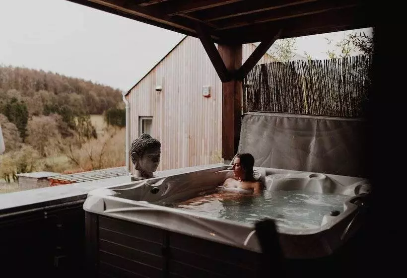 簡易ホテル At Home   Jacuzzi Privatif