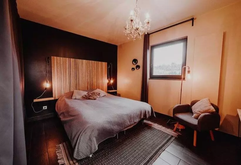 簡易ホテル At Home   Jacuzzi Privatif