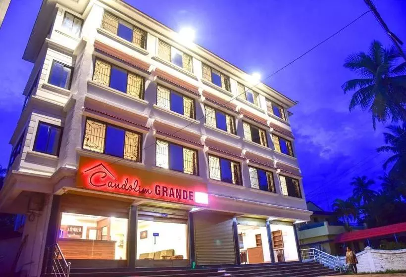 ホテル Candolim Grande