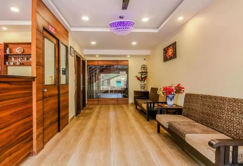 ホテル Candolim Grande