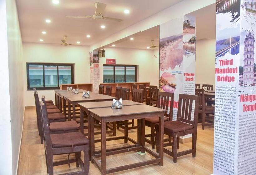 酒店 Candolim Grande