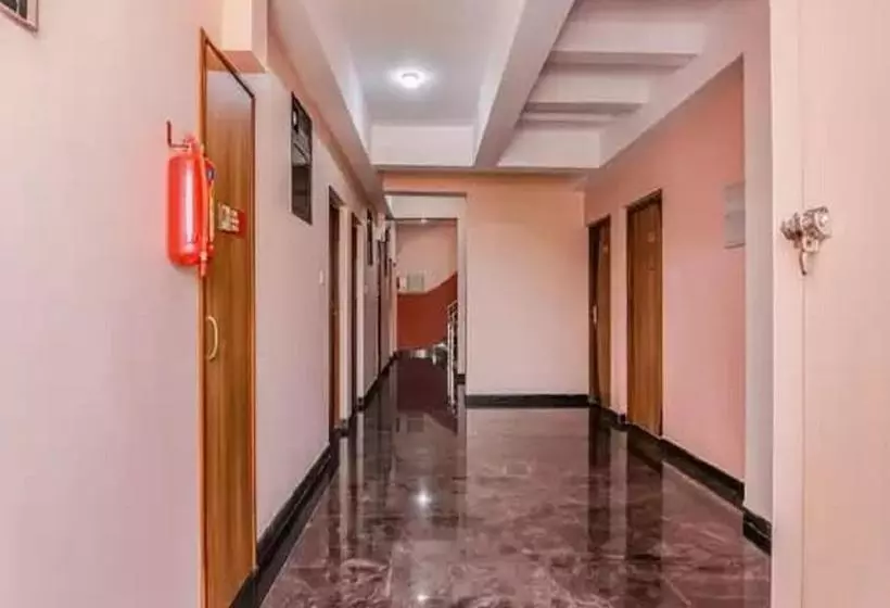 ホテル Candolim Grande
