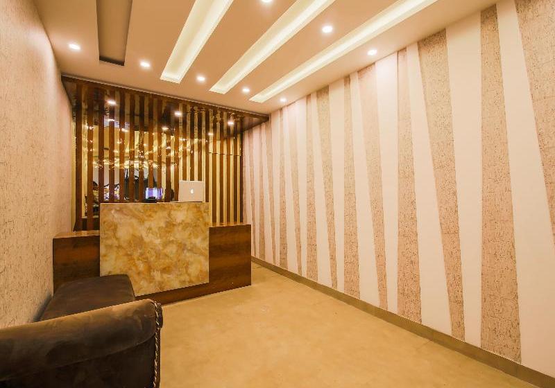 Отель Colleins Holiday Homes By Oyo Rooms