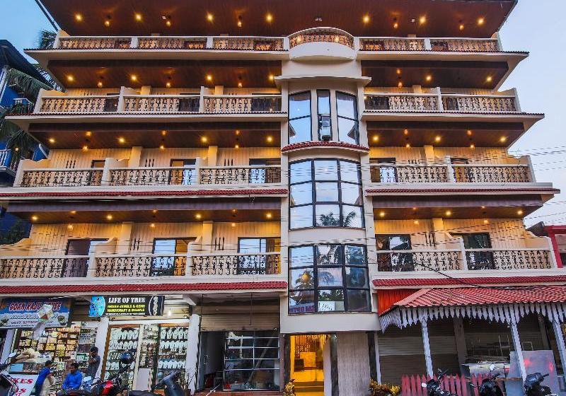 Отель Colleins Holiday Homes By Oyo Rooms