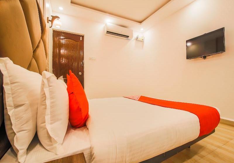 Отель Colleins Holiday Homes By Oyo Rooms