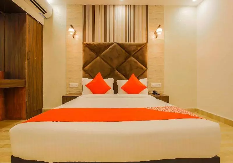 Hotelli Colleins Holiday Homes By Oyo Rooms