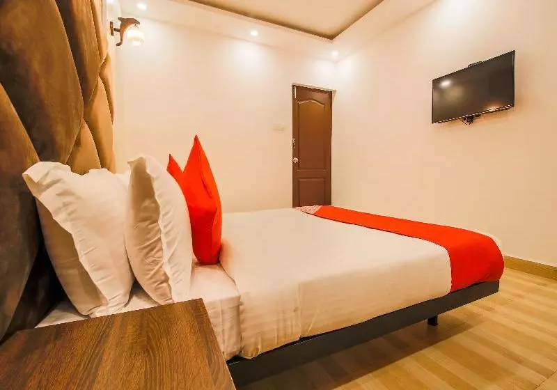Hotelli Colleins Holiday Homes By Oyo Rooms