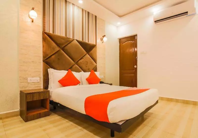 Hotelli Colleins Holiday Homes By Oyo Rooms
