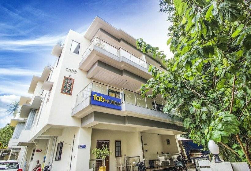 Hotel Fabexpress The Sky