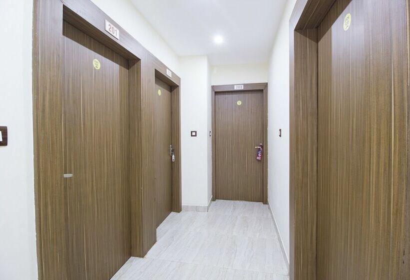 Hotel Fabexpress The Sky