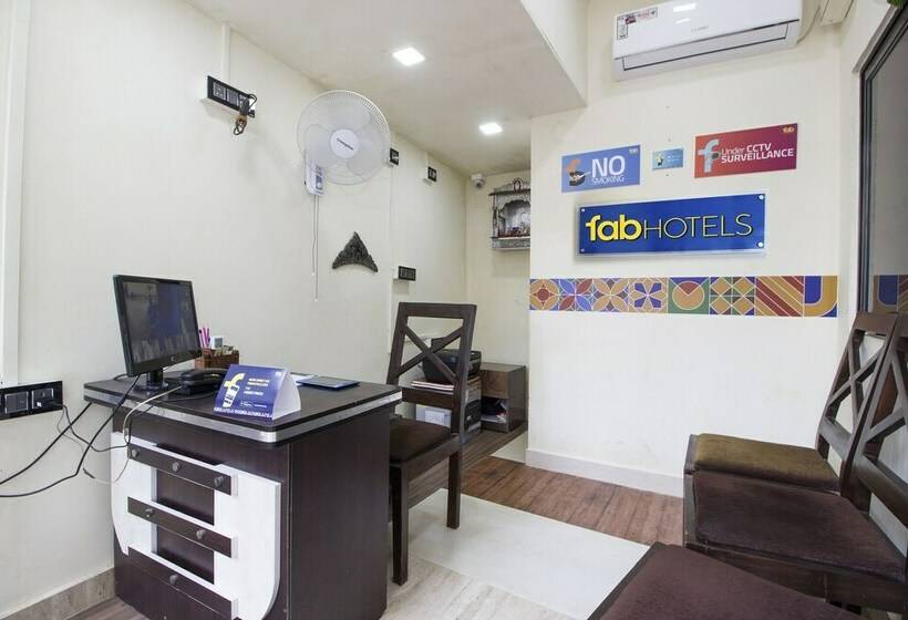 Hotel Fabexpress The Sky