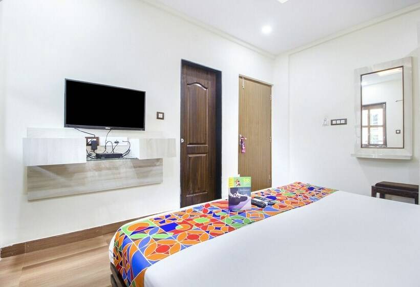 Hotel Fabexpress The Sky