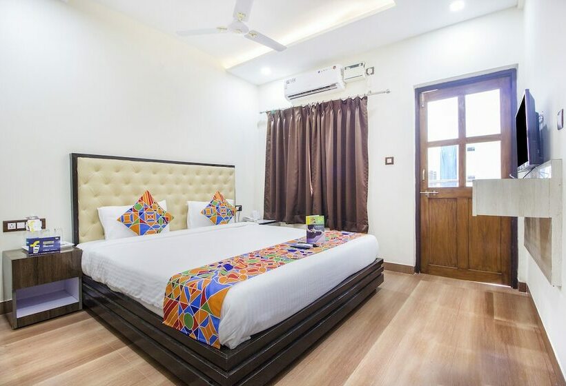 Hotel Fabexpress The Sky