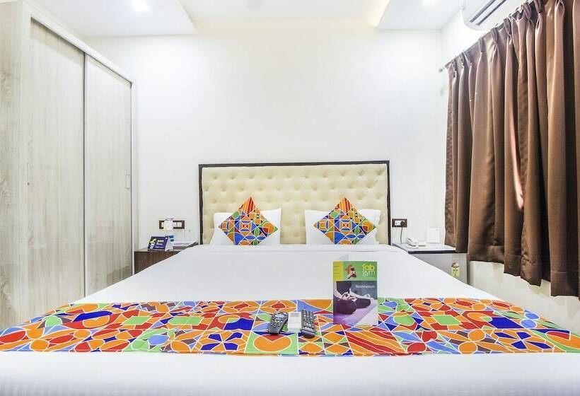 Hotel Fabexpress The Sky