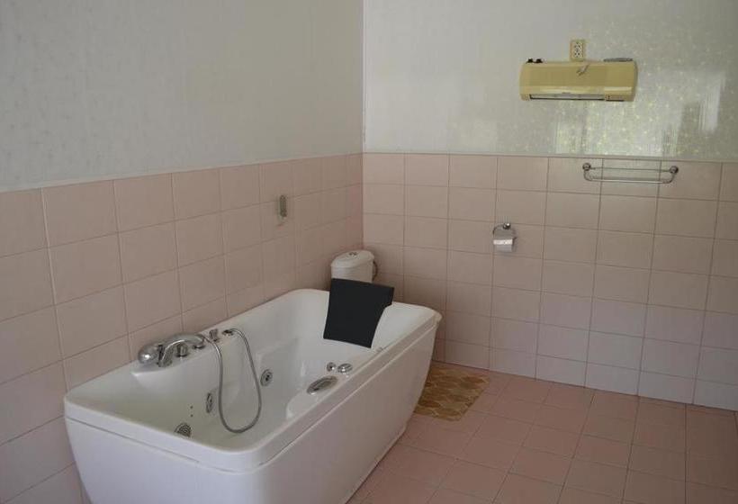 בית מלון כפרי Rade 1