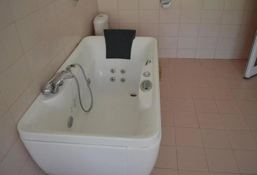 בית מלון כפרי Rade 1