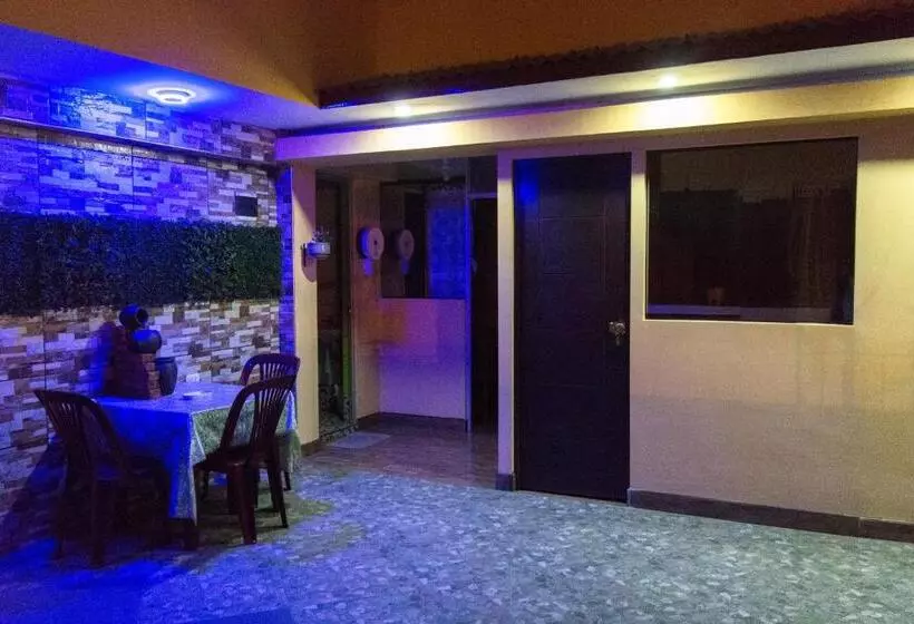 هتل Hospedaje El Viajero Aeropuerto