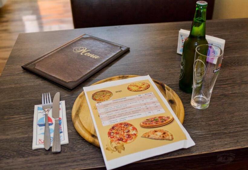 בית מלון כפרי Rade 1