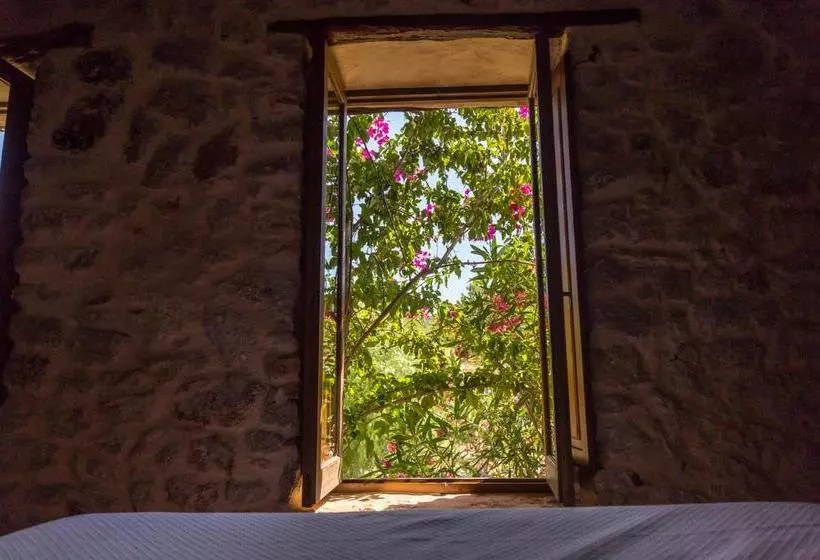 هتل Rural Can Pujolet