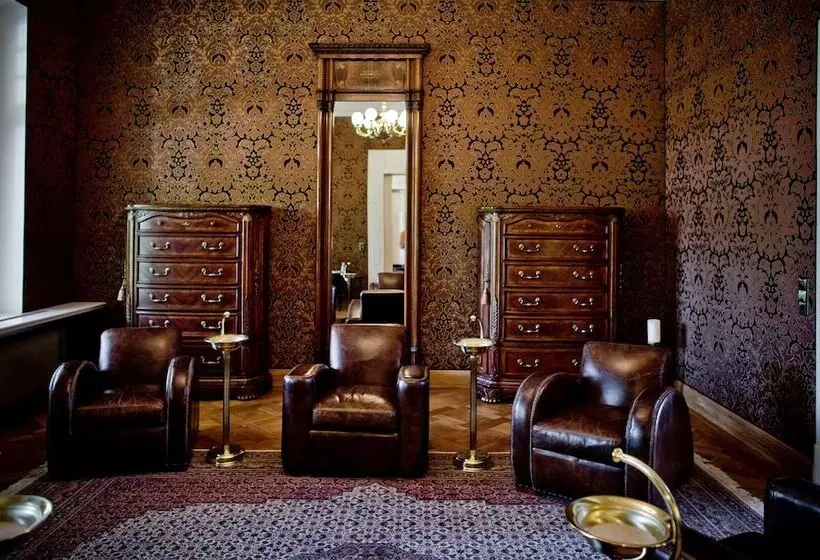 Hotelli Bernsteinschloss Wendorf