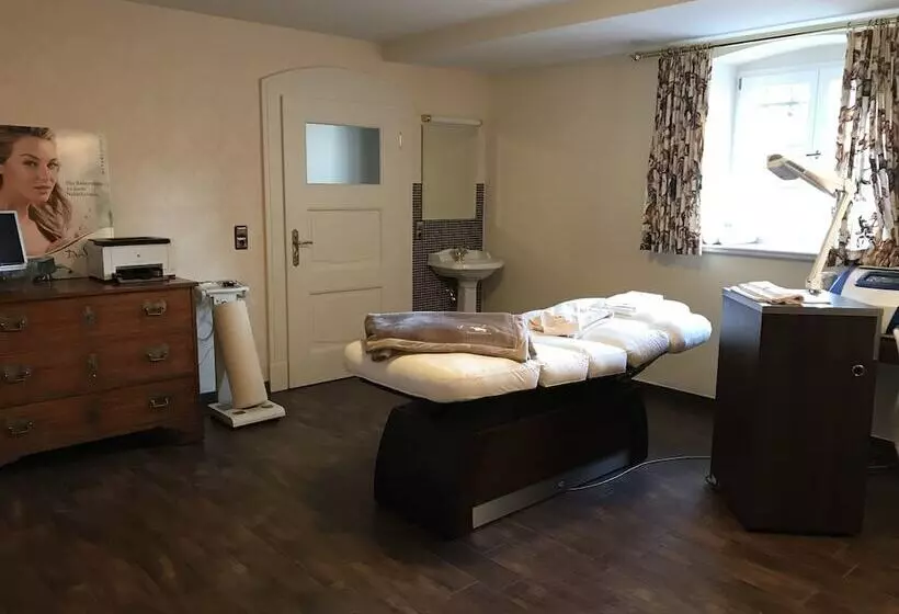 Hotelli Bernsteinschloss Wendorf