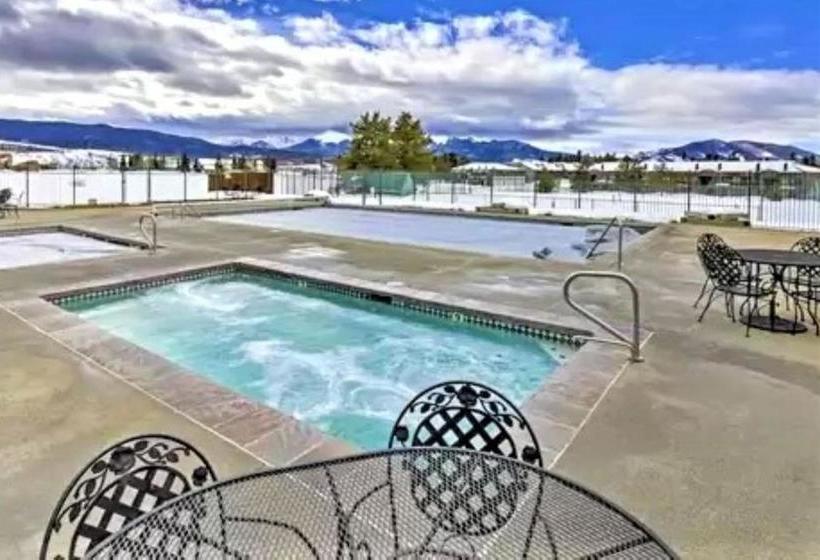 فندق Pines At Meadow Ridge