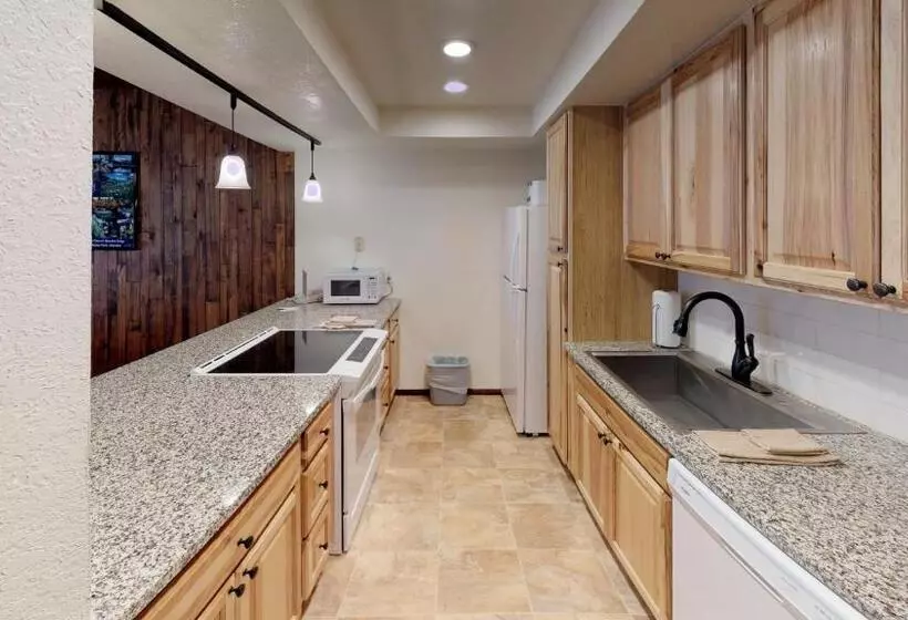Hotelli Pines At Meadow Ridge