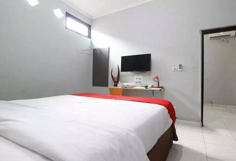 Reddoorz Plus @ Hotel Star 88