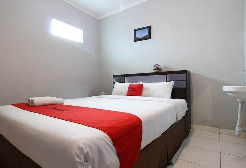 Reddoorz Plus @ Hotel Star 88