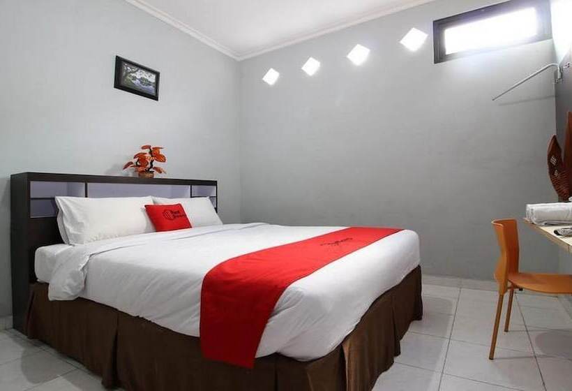 Reddoorz Plus @ Hotel Star 88