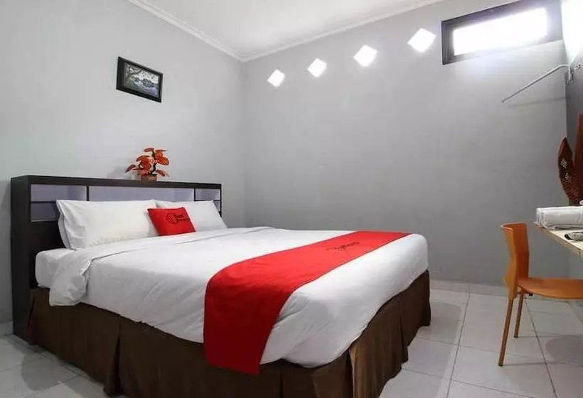 Reddoorz Plus @ Hotel Star 88