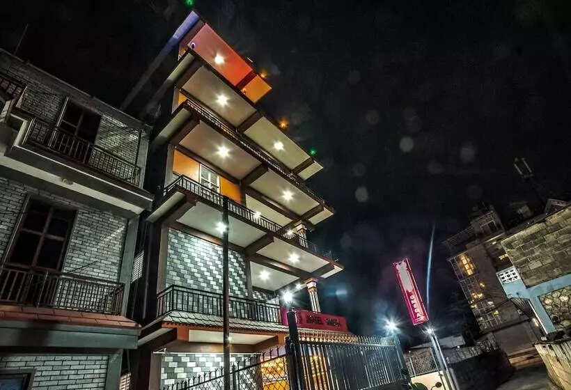 هتل Omega By Oyo Rooms